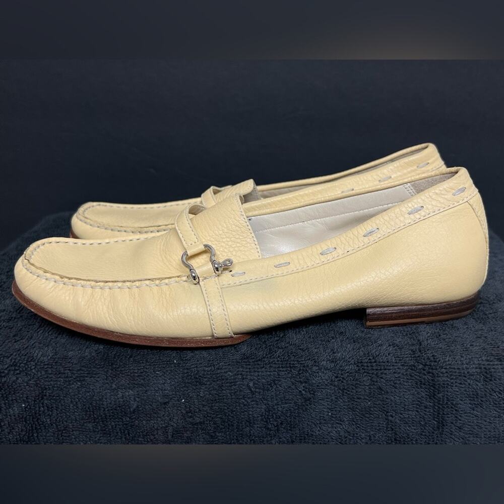 Burberry Yellow Pebbled Leather Loafers Silver Horsebit Hardware EU 39 8.5 - Picture 2 of 9